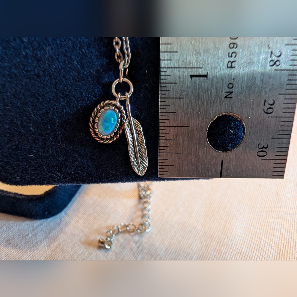 New In Box Montana Silversmiths Opal & Feather Necklace & Earrings Set - Picture 7 of 10